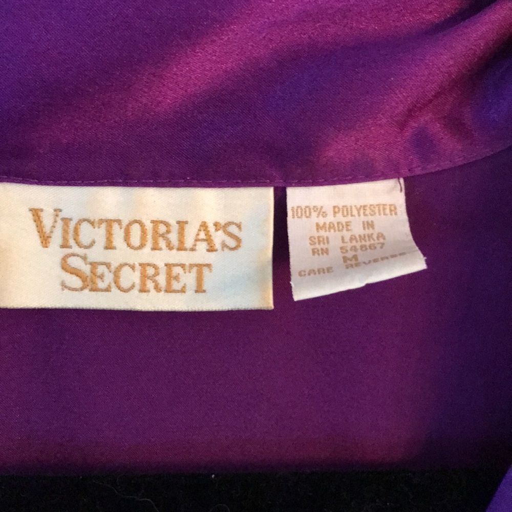 VINTAGE VICTORIA’S SECRET PURPLE MEDIUM SLEEP SHIRT GOWN GOLD LABEL PAJAMAS - Picture 3 of 4